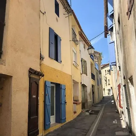 Holiday home Coquette Maison De Village Dans Village Typique,